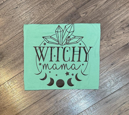 Witchy Mama T-shirt SIZE LARGE-MINT